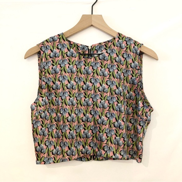 senlis Tops - Senlis Cropped Floral Sleeveless Top Large NWOT Pink Blue Tulips Zipper Back